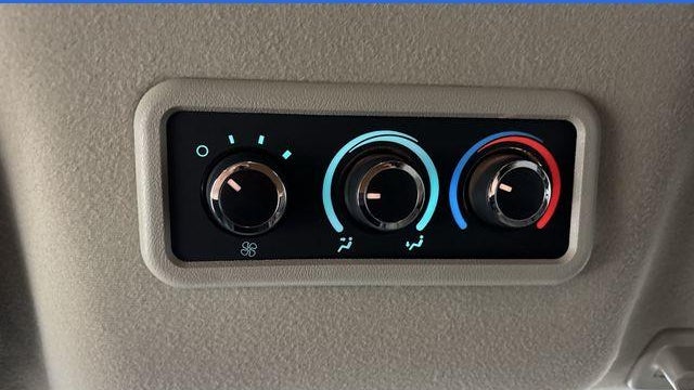 2025 Chevrolet Express LT 3500