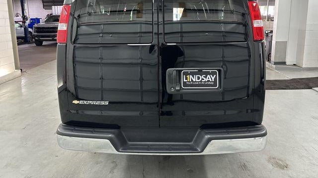 2025 Chevrolet Express LT 3500