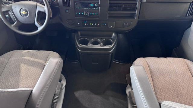 2025 Chevrolet Express LT 3500