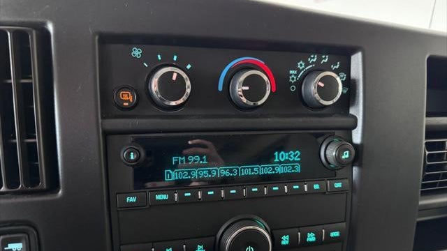 2025 Chevrolet Express LT 3500