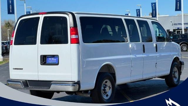 2025 Chevrolet Express LT 3500