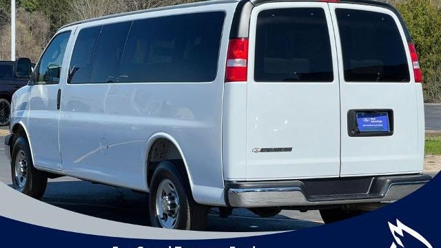 2025 Chevrolet Express LT 3500