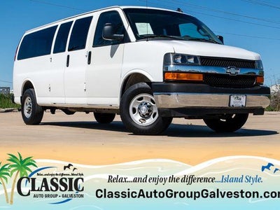 2017 Chevrolet Express LT 3500 3DR Extended Passenger Van