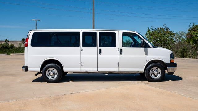 2017 Chevrolet Express LT 3500