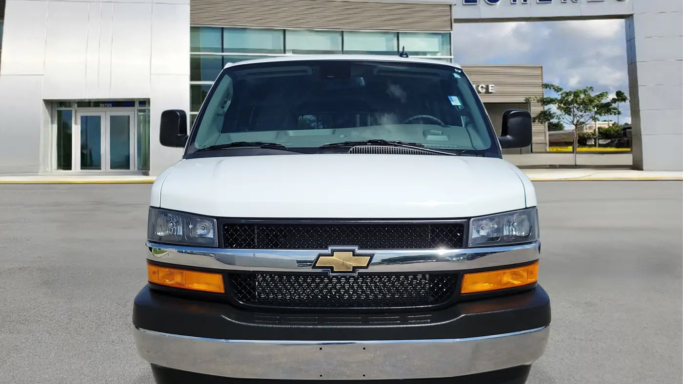 2025 Chevrolet Express LT 3500