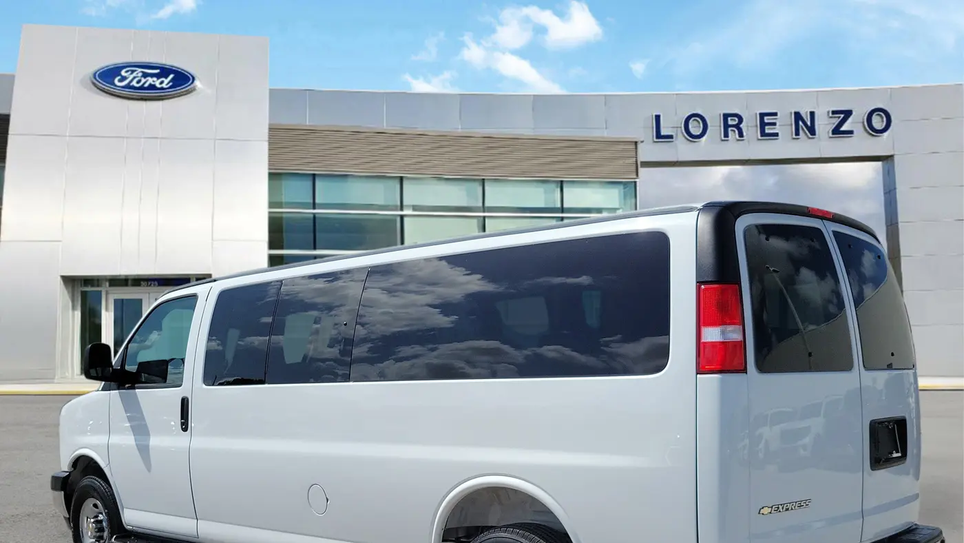 2025 Chevrolet Express LT 3500