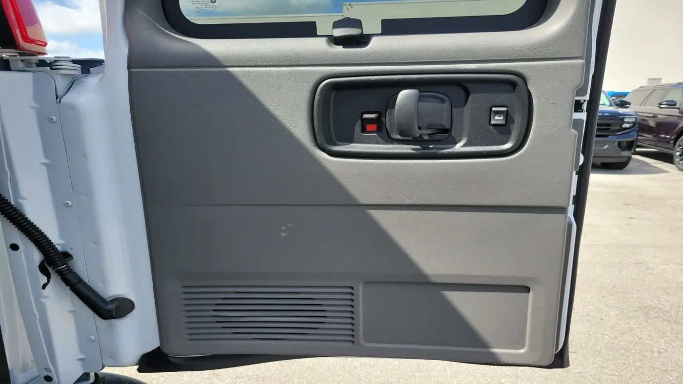 2025 Chevrolet Express LT 3500