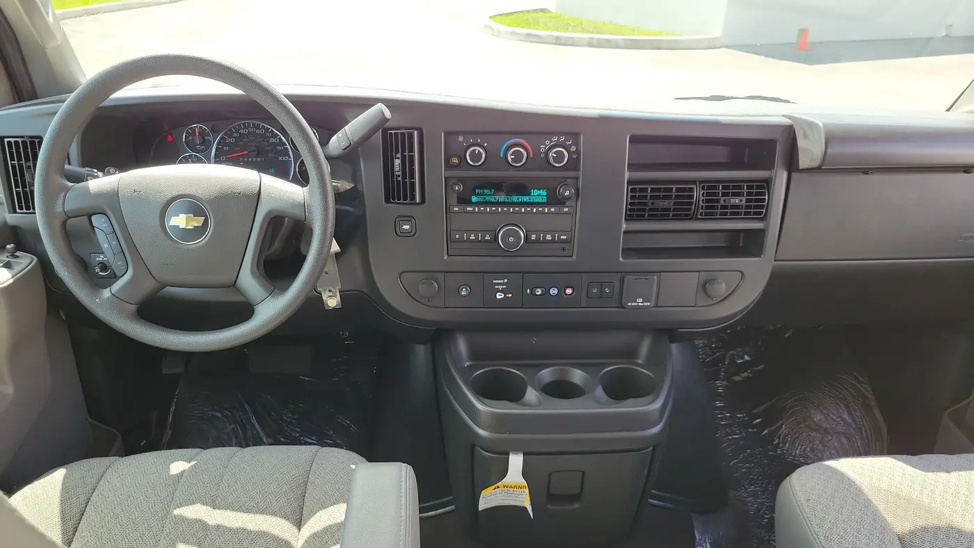 2025 Chevrolet Express LT 3500
