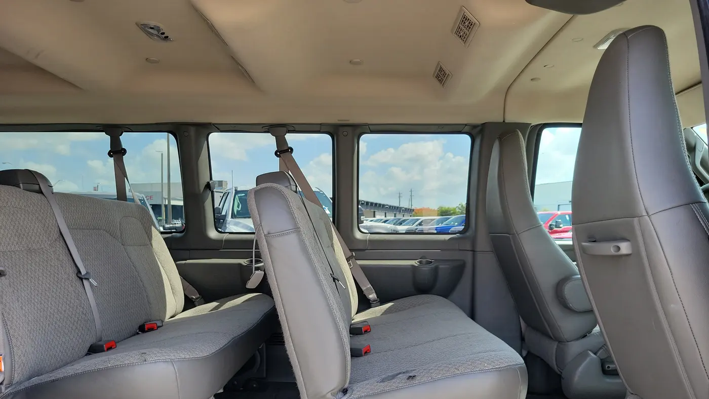 2025 Chevrolet Express LT 3500
