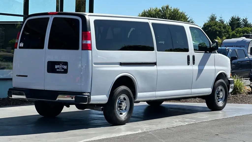 2024 Chevrolet Express LT 3500