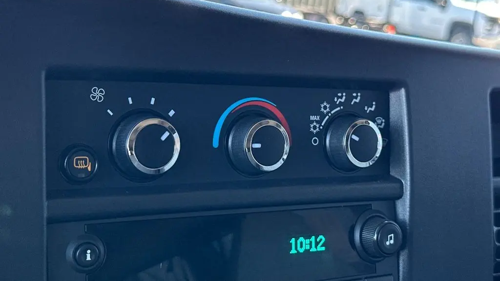 2024 Chevrolet Express LT 3500