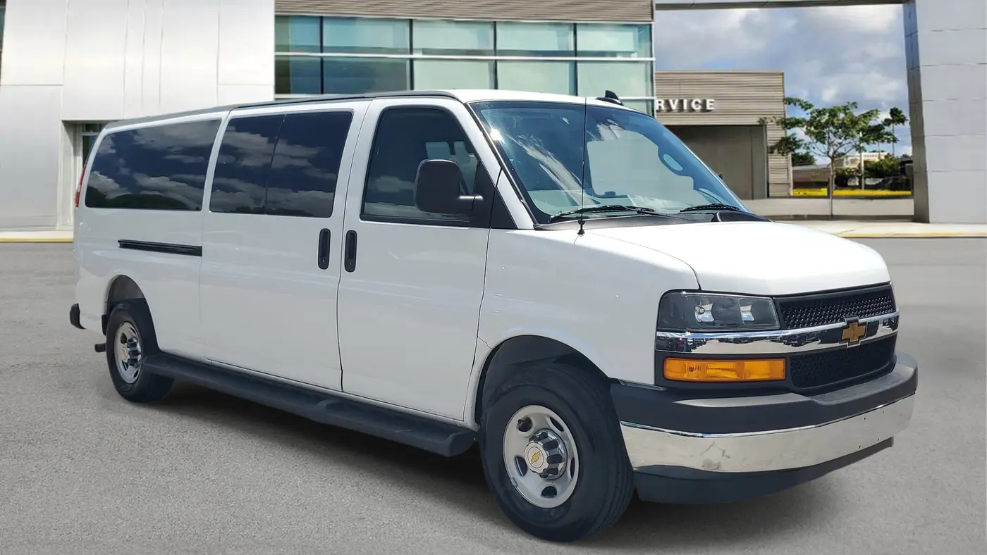 2025 Chevrolet Express LT 3500
