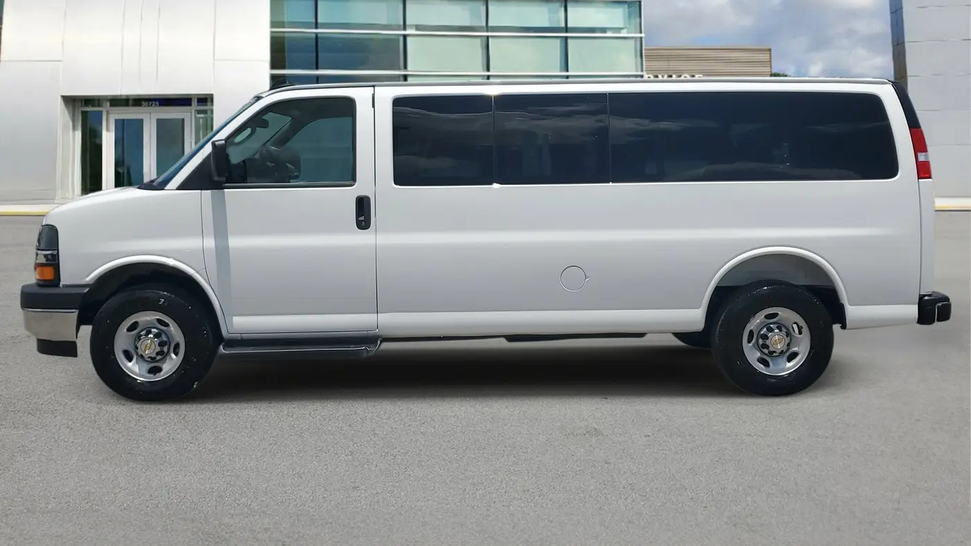 2025 Chevrolet Express LT 3500