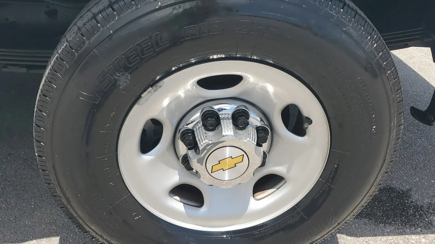 2025 Chevrolet Express LT 3500