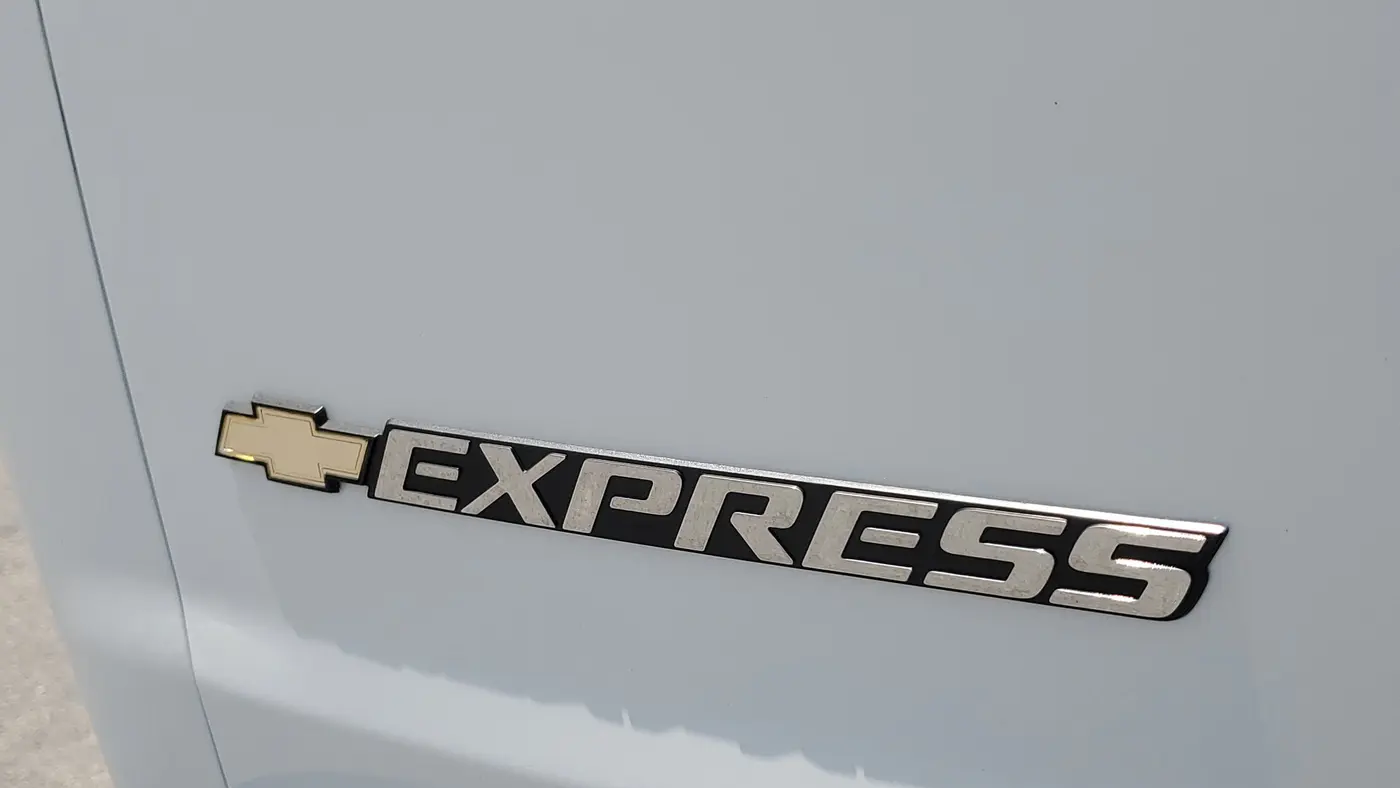 2025 Chevrolet Express LT 3500