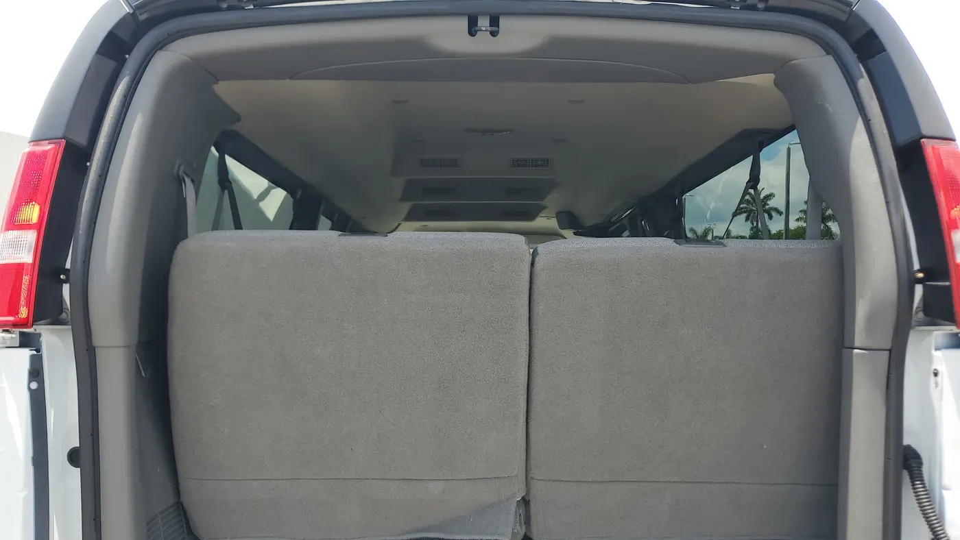 2025 Chevrolet Express LT 3500