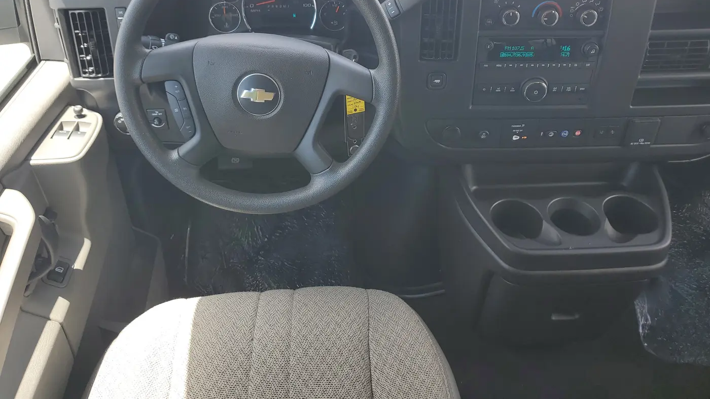 2025 Chevrolet Express LT 3500