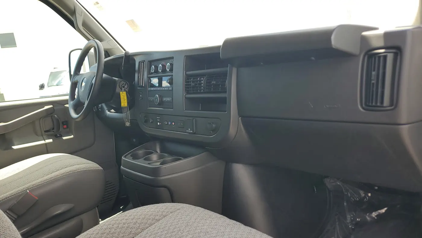 2025 Chevrolet Express LT 3500
