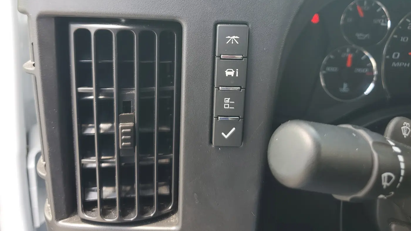 2025 Chevrolet Express LT 3500