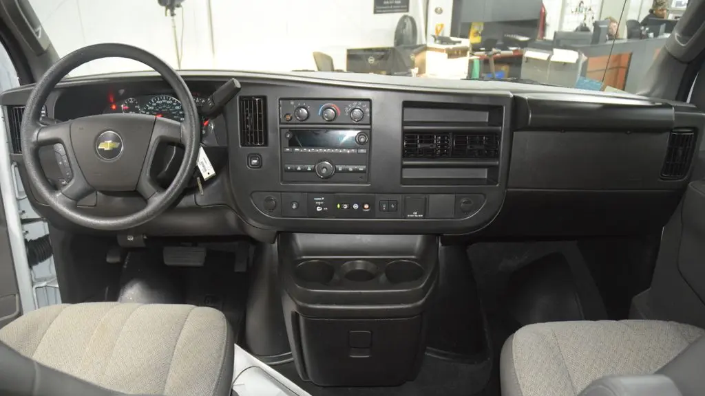 2024 Chevrolet Express LT 3500