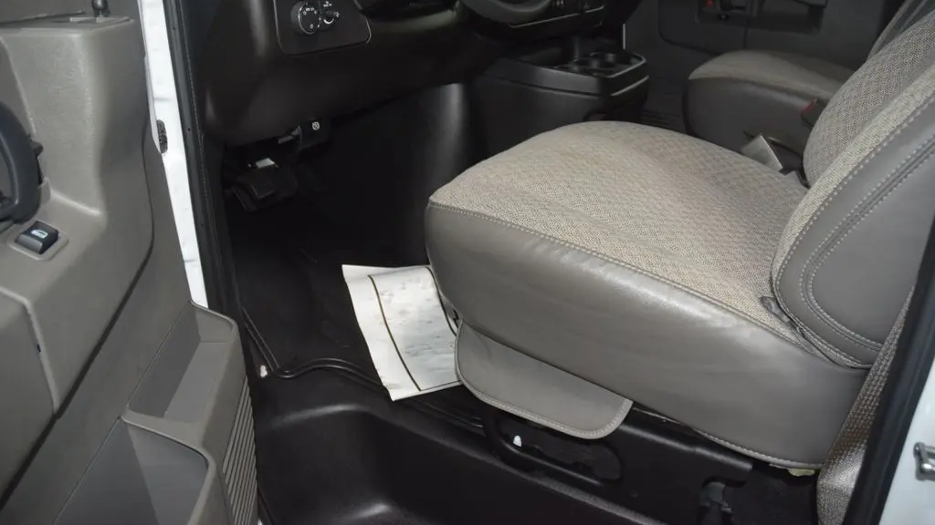 2024 Chevrolet Express LT 3500
