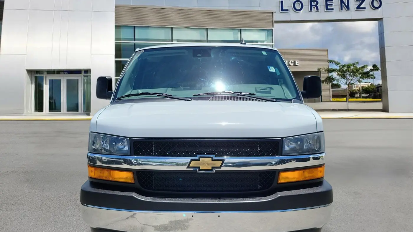 2025 Chevrolet Express LT 3500