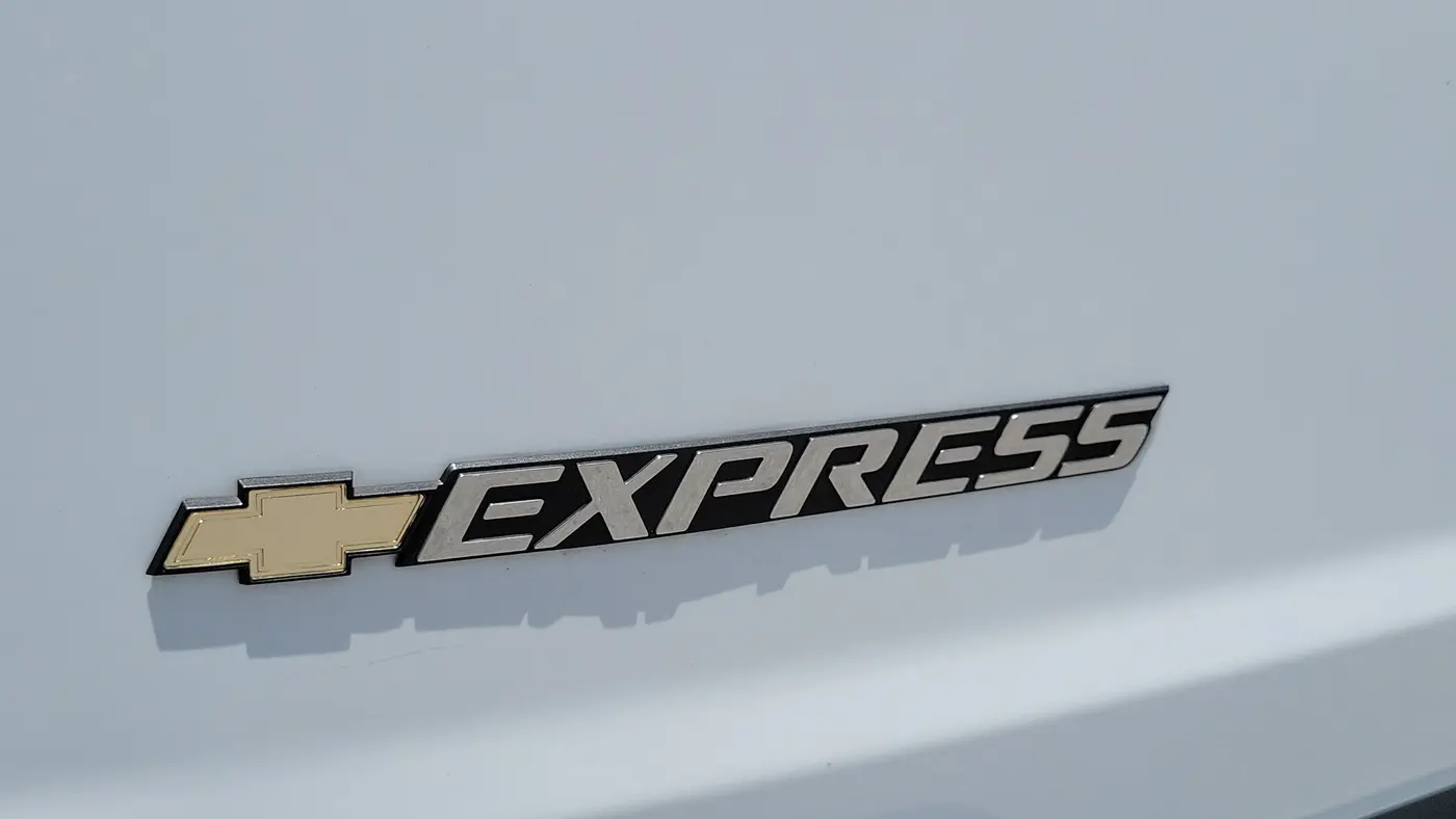 2025 Chevrolet Express LT 3500