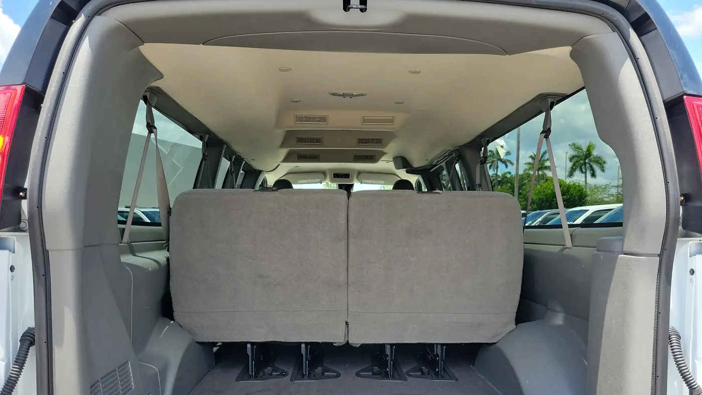 2025 Chevrolet Express LT 3500