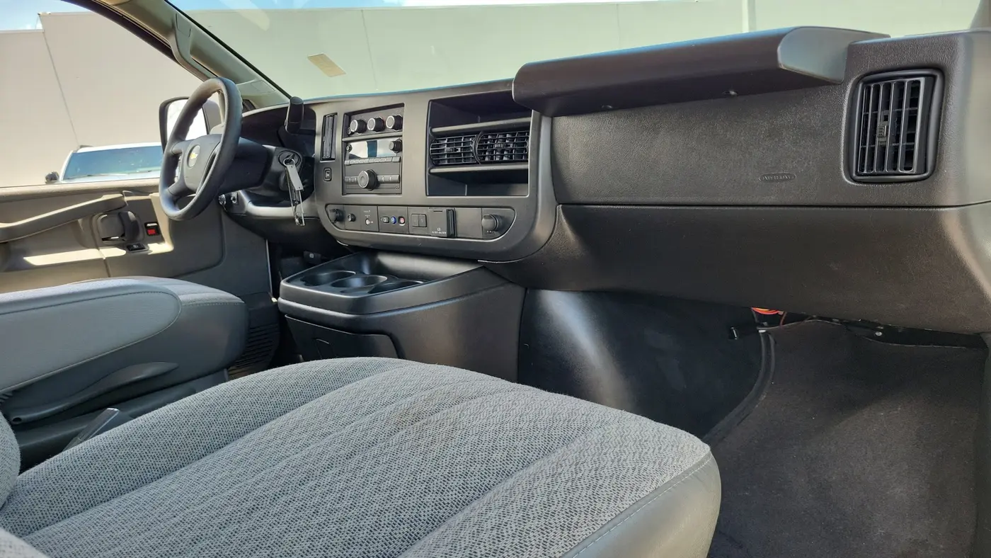 2025 Chevrolet Express LT 3500