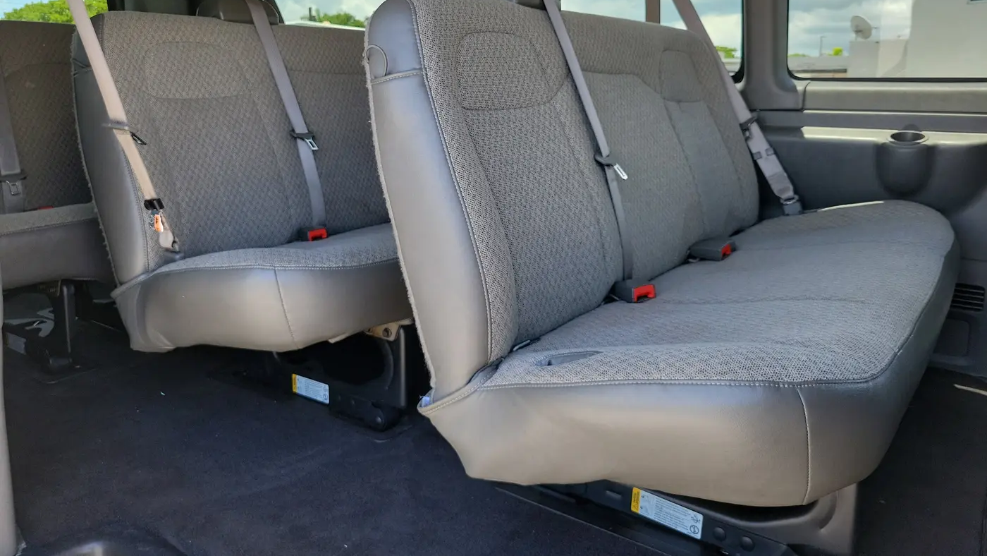 2025 Chevrolet Express LT 3500