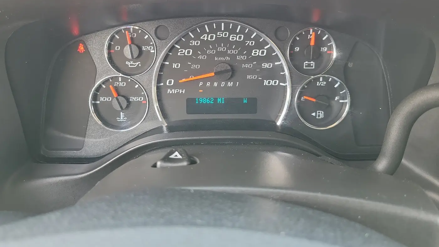 2025 Chevrolet Express LT 3500