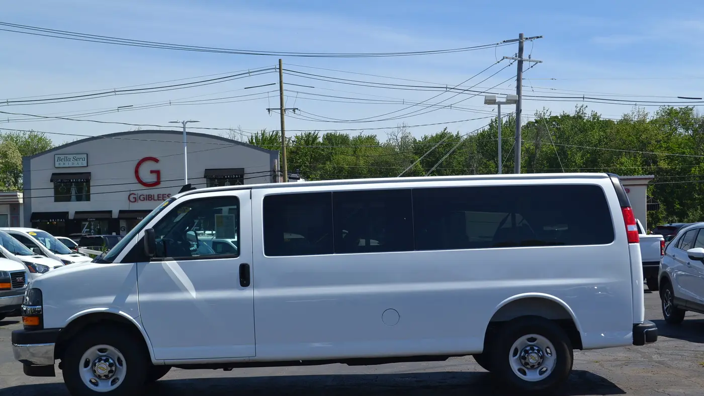 2025 Chevrolet Express LT 3500