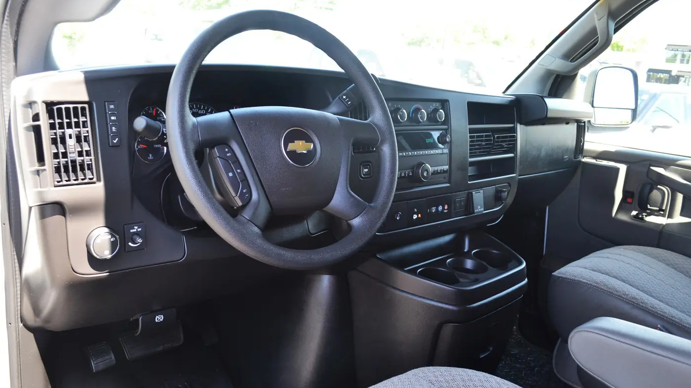 2025 Chevrolet Express LT 3500