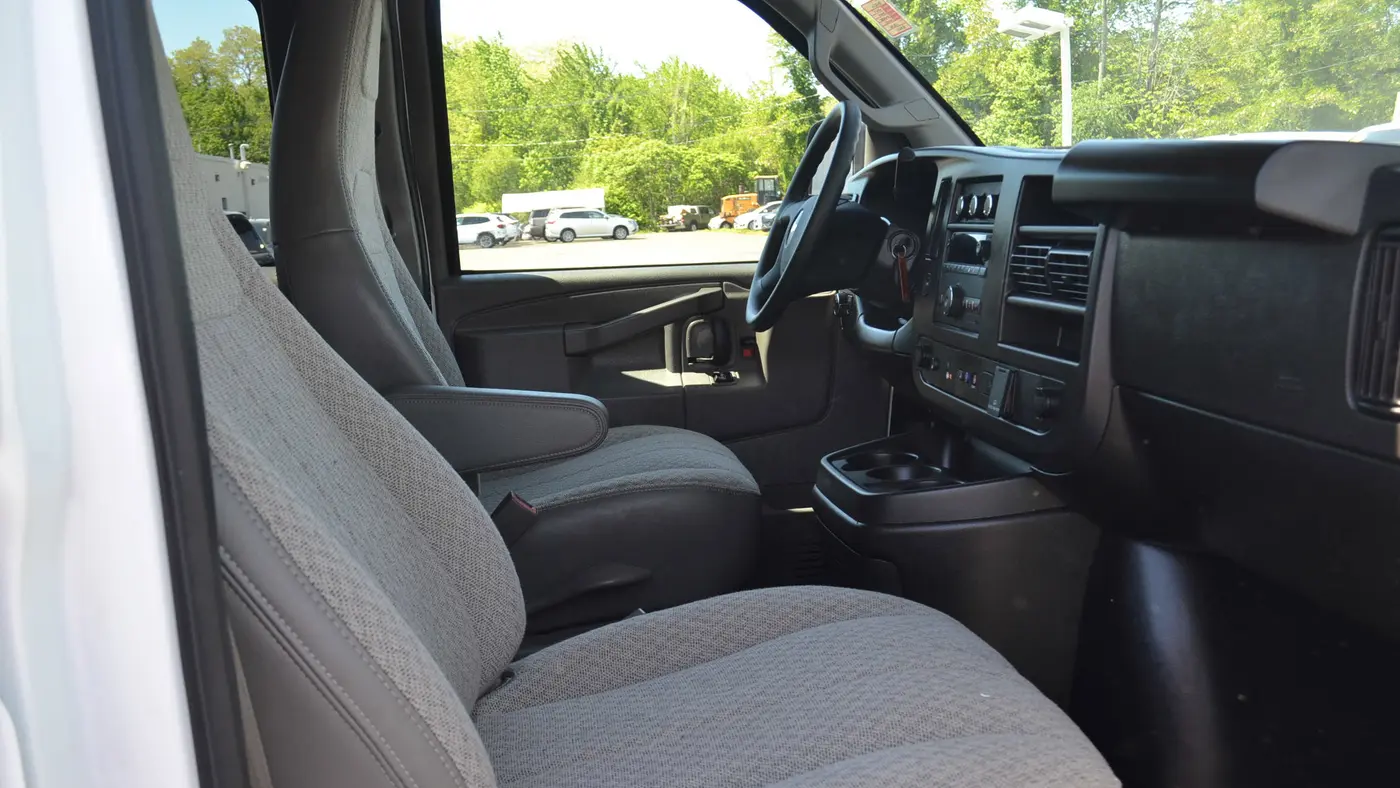 2025 Chevrolet Express LT 3500
