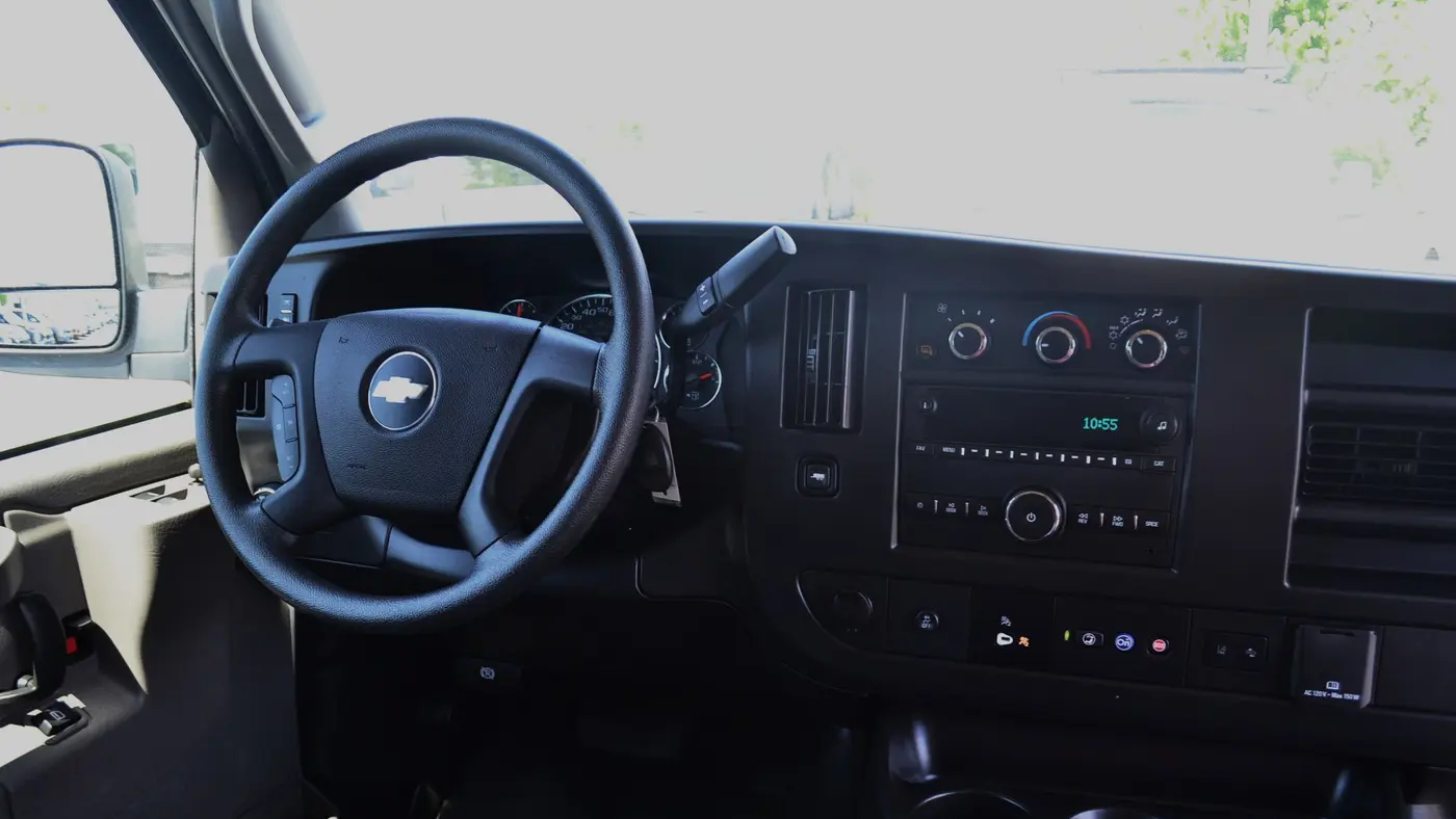 2025 Chevrolet Express LT 3500