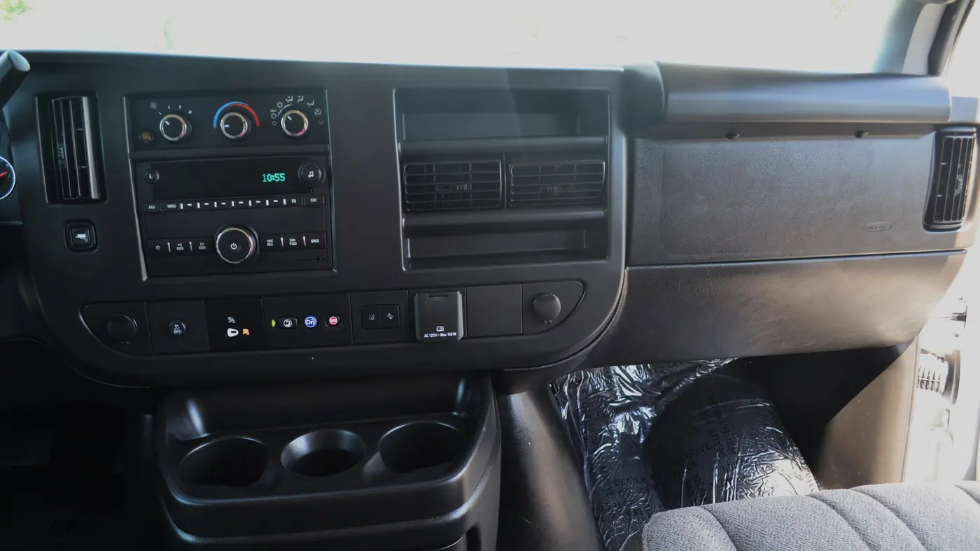 2025 Chevrolet Express LT 3500