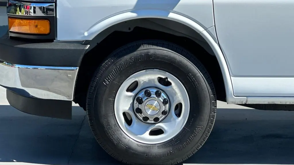 2024 Chevrolet Express LT 3500