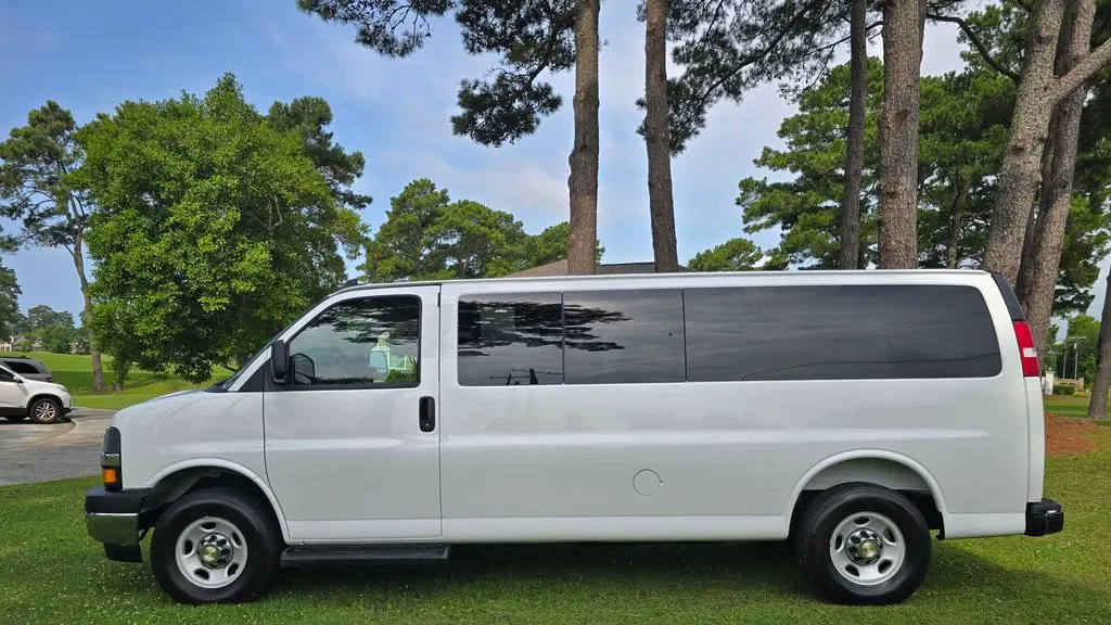 2025 Chevrolet Express LT 3500