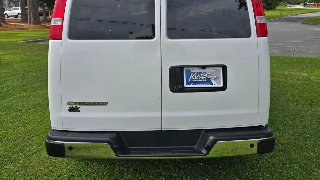 2025 Chevrolet Express LT 3500