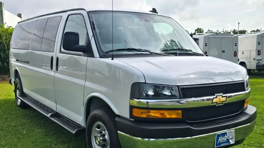 2025 Chevrolet Express LT 3500
