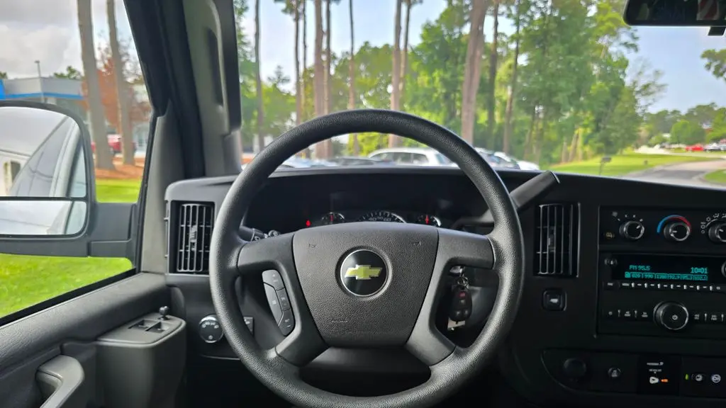 2025 Chevrolet Express LT 3500