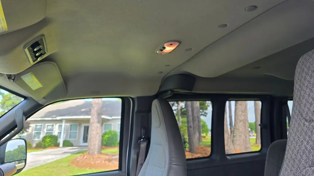 2025 Chevrolet Express LT 3500