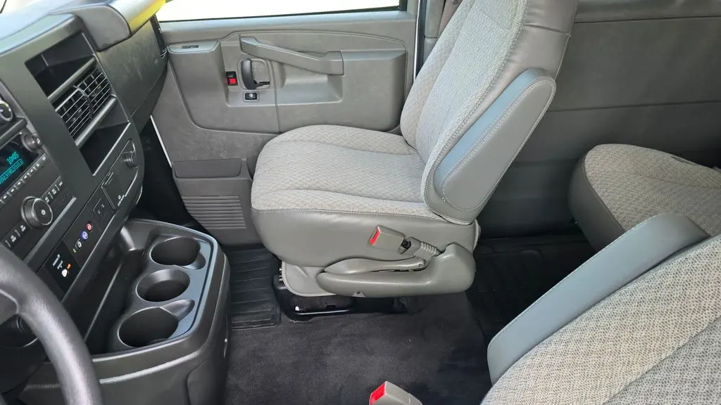 2025 Chevrolet Express LT 3500
