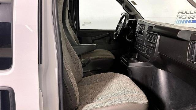 2025 Chevrolet Express LT 3500