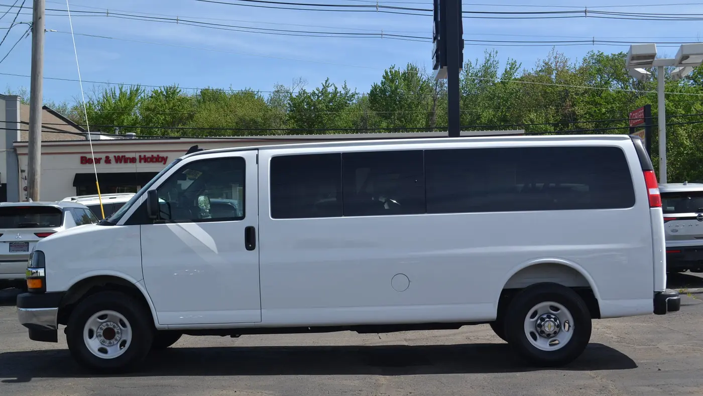 2025 Chevrolet Express LT 3500