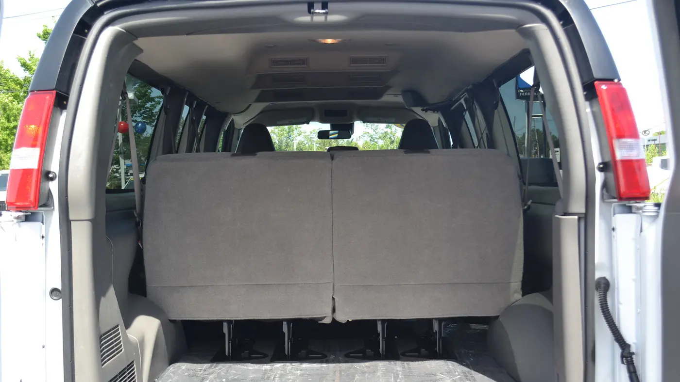 2025 Chevrolet Express LT 3500