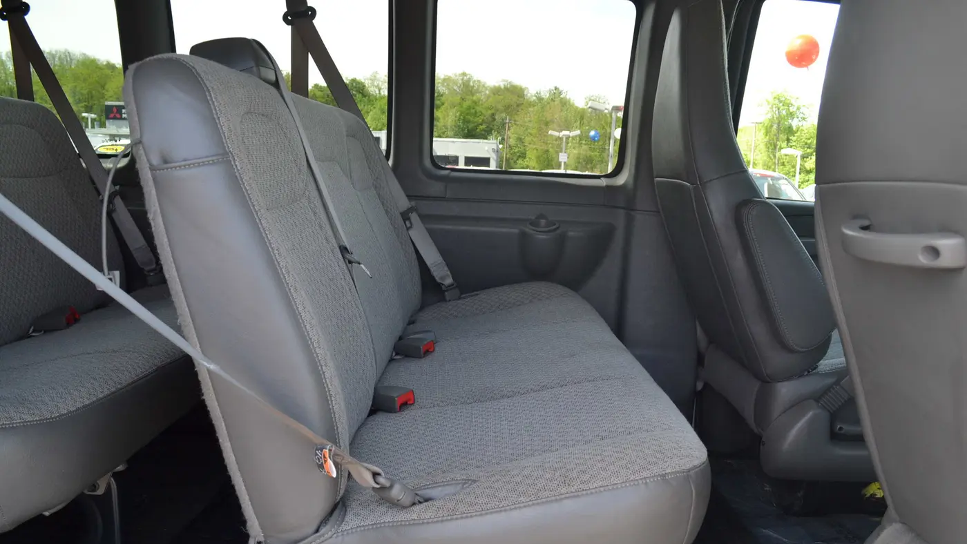 2025 Chevrolet Express LT 3500