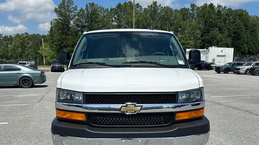 2025 Chevrolet Express LT 3500