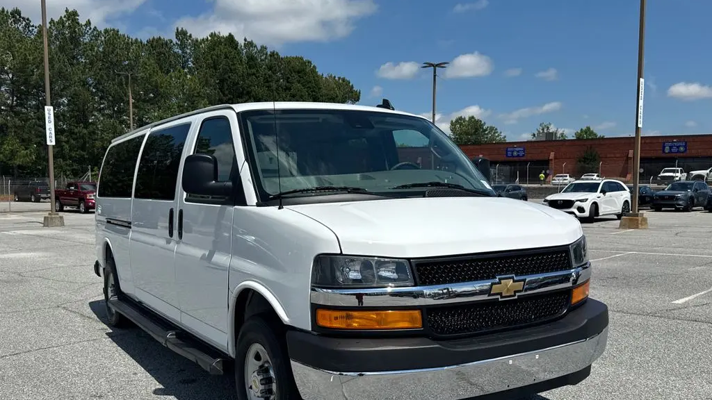 2025 Chevrolet Express LT 3500