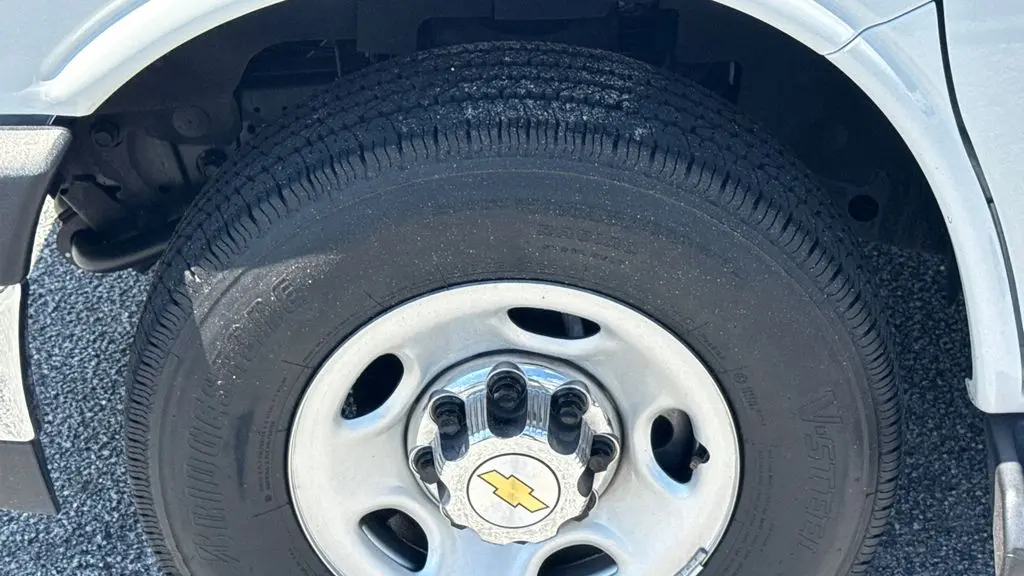 2025 Chevrolet Express LT 3500
